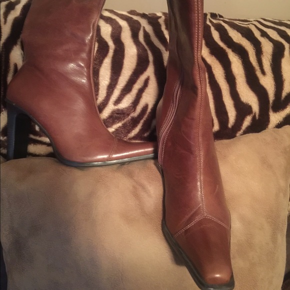 Shoes - 🎉Sale🎉  PARADE leather boots.